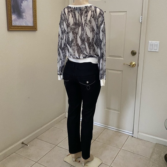 “JORDACHE” 🖤 SUPER CUTE 🌹Premium, black jeans - Picture 8 of 16